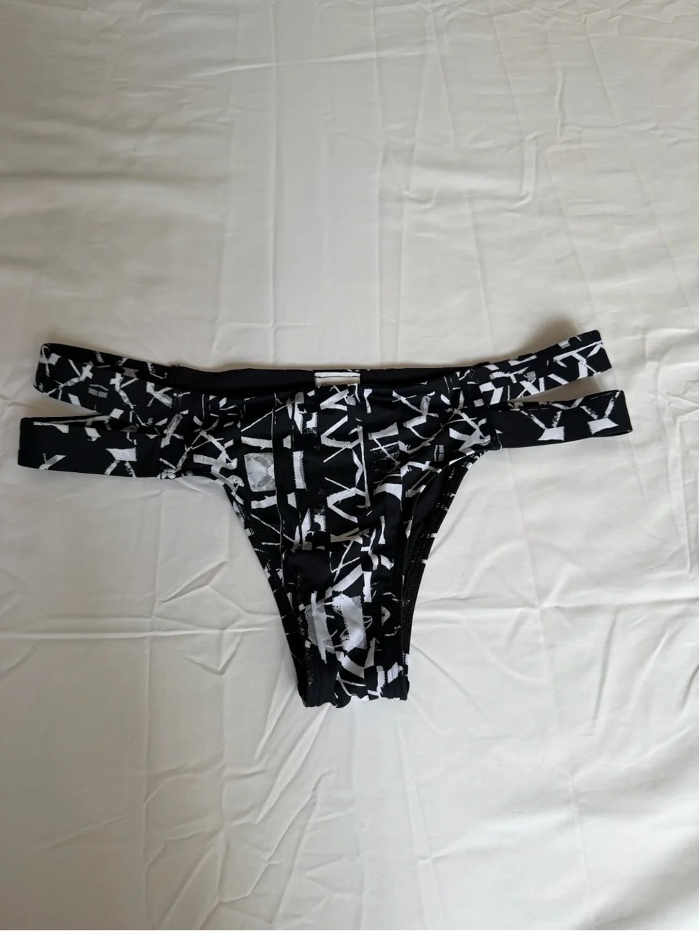 Abercrombie & Fitch Black and White Graphic Swim Bottoms